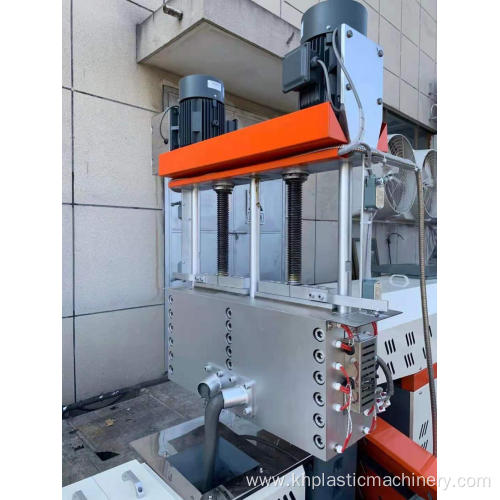 There is video to show plastic granulator work